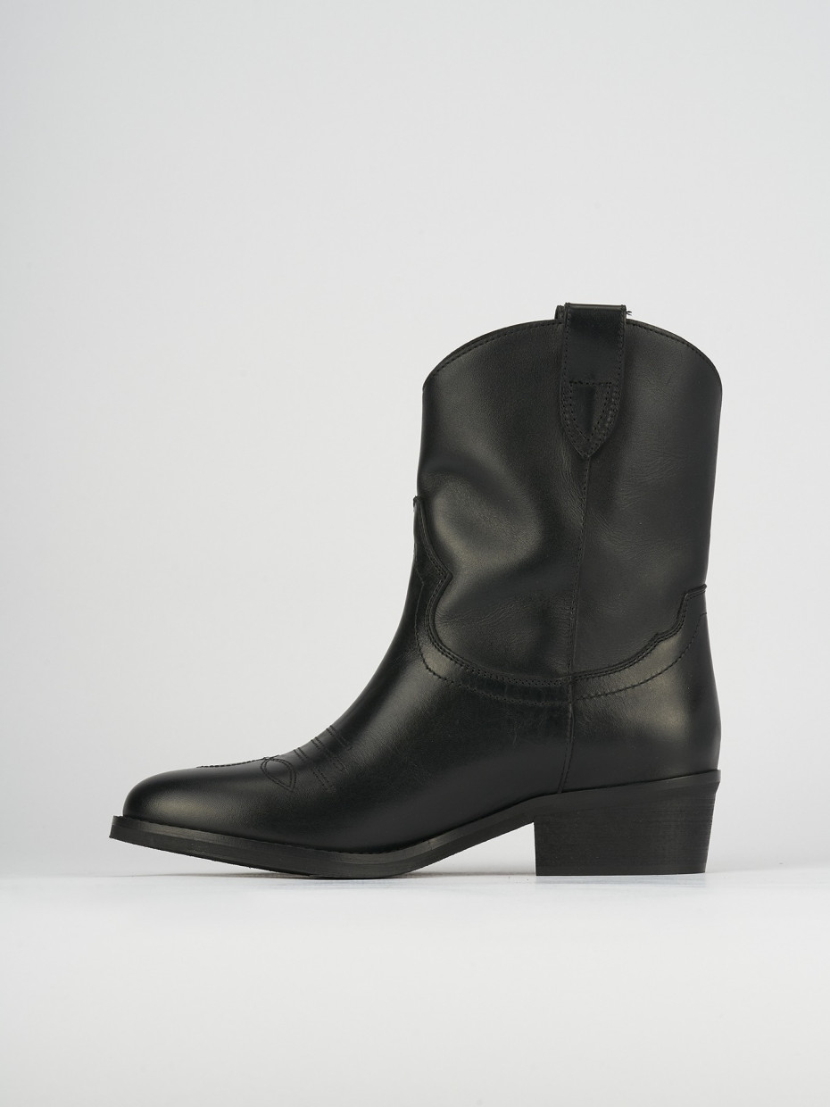 Botines de tacón bajo tacón 2 cm negro cuero
