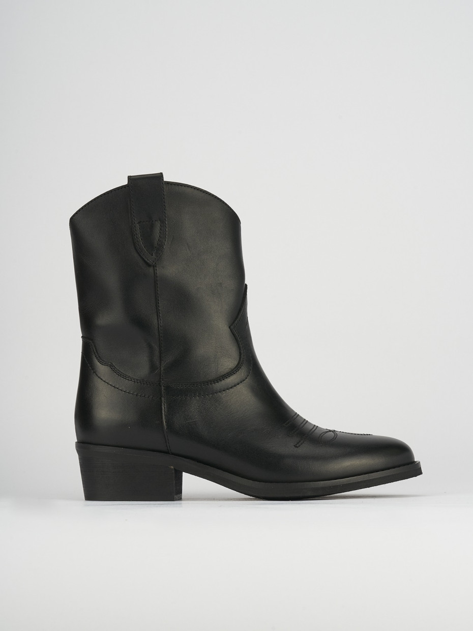 Botines de tacón bajo tacón 2 cm negro cuero