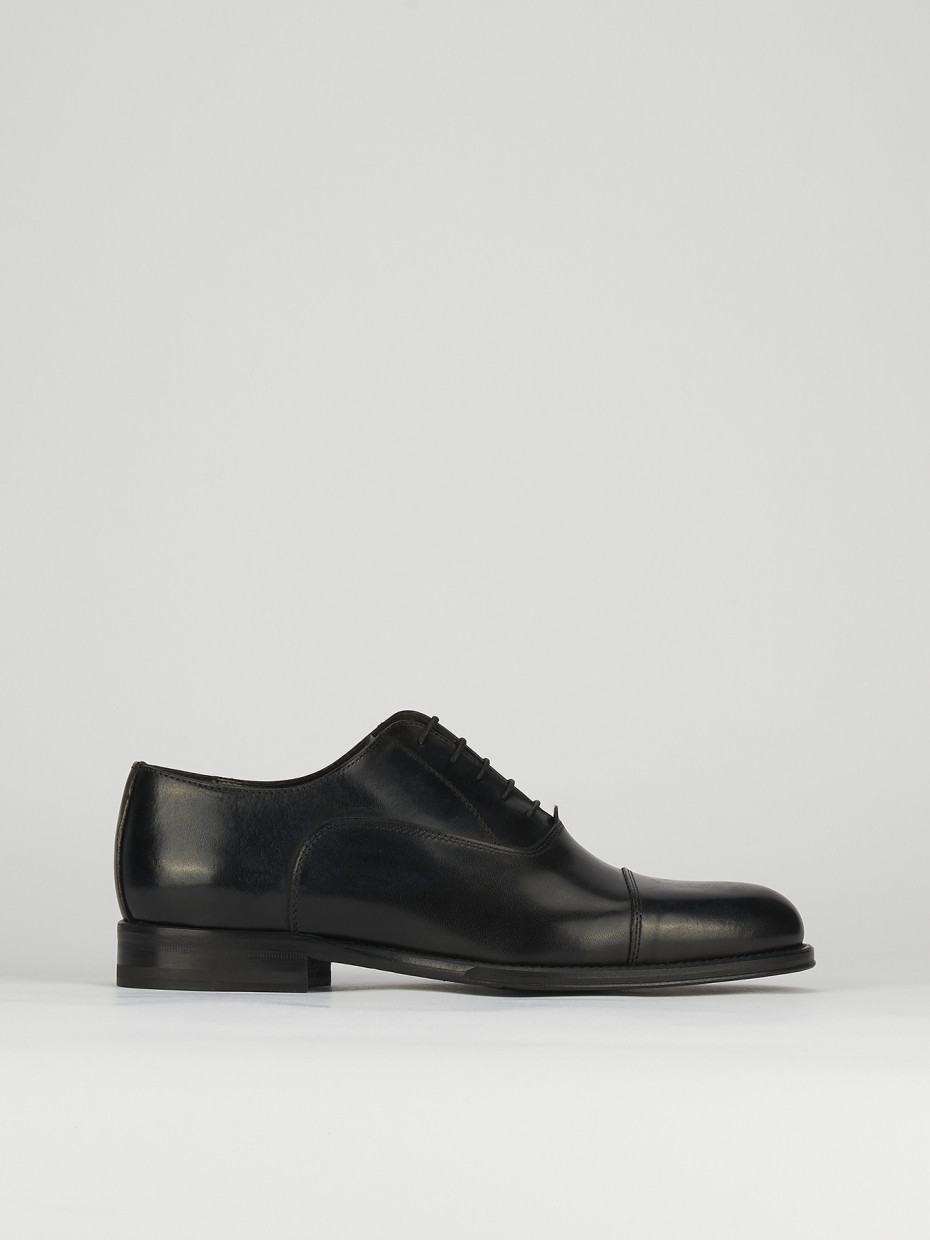 Zapatos de cordones tacón 2 cm negro cuero