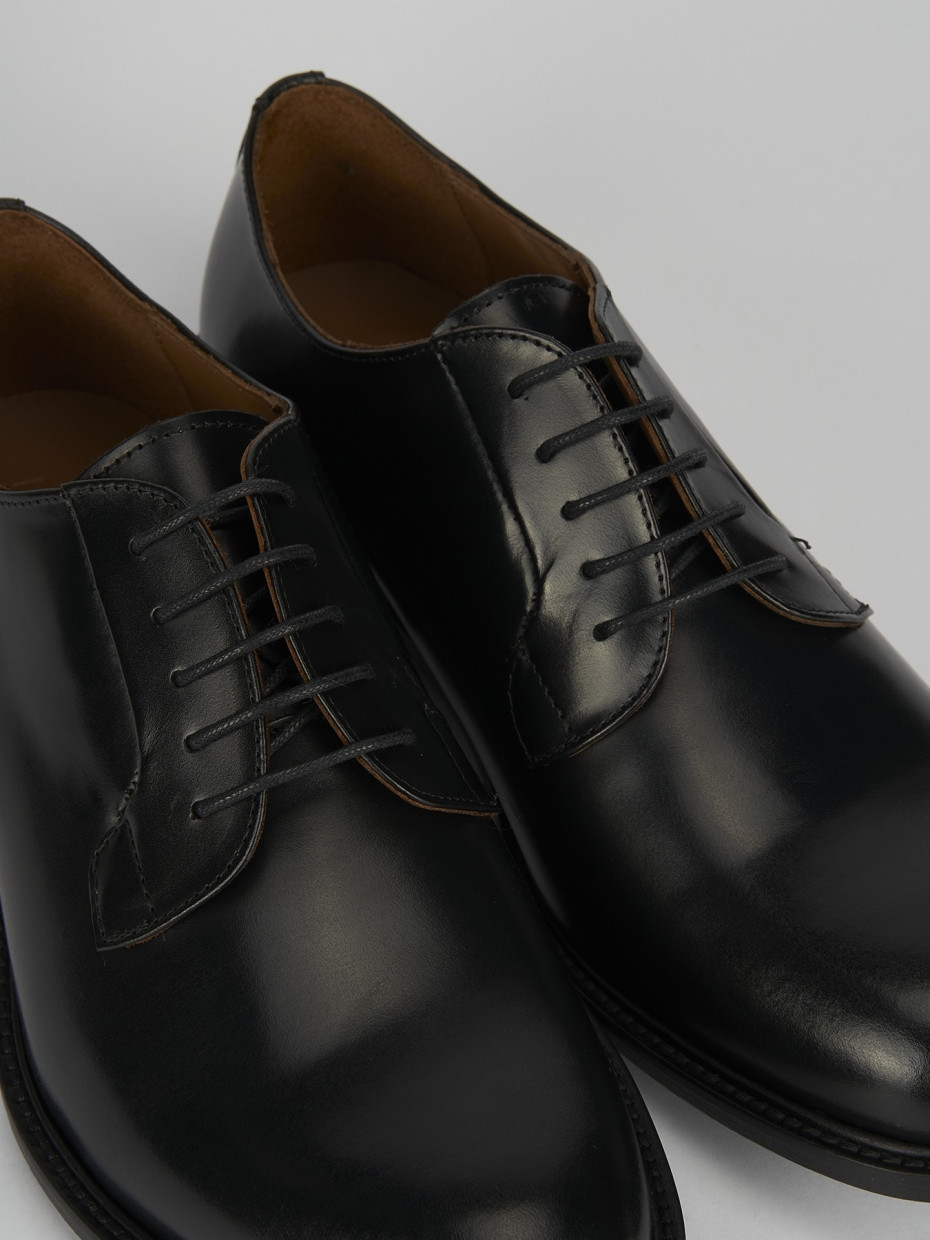 Lace-up shoes heel 2 cm black leather
