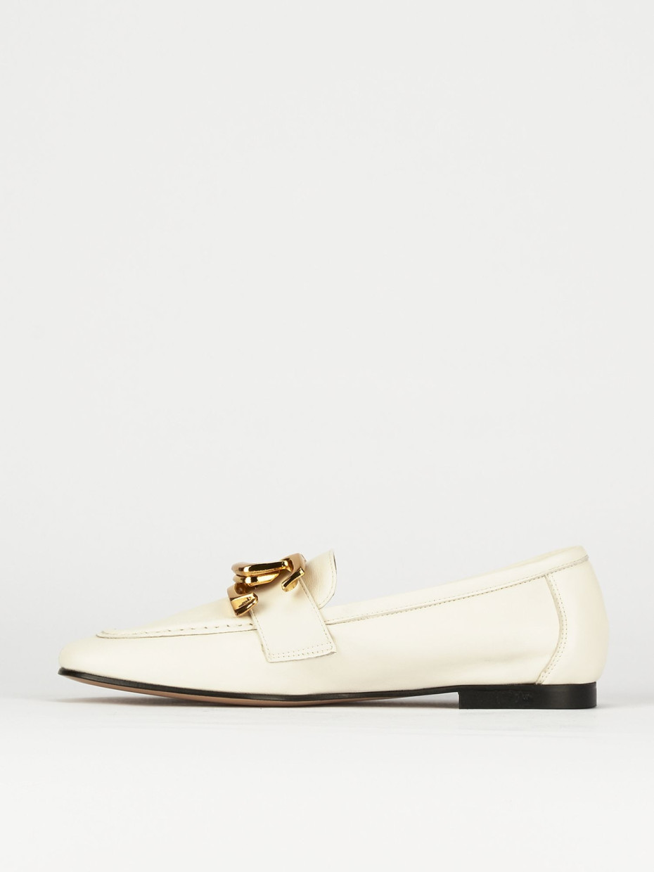 Mocasines tacón 1 cm beis cuero
