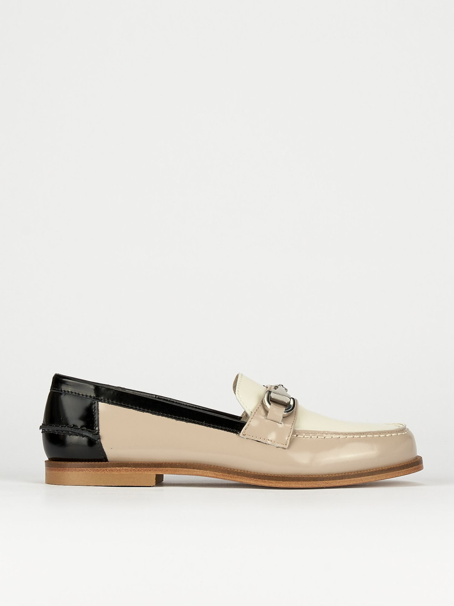 Mocasines tacón 2 cm beis cuero