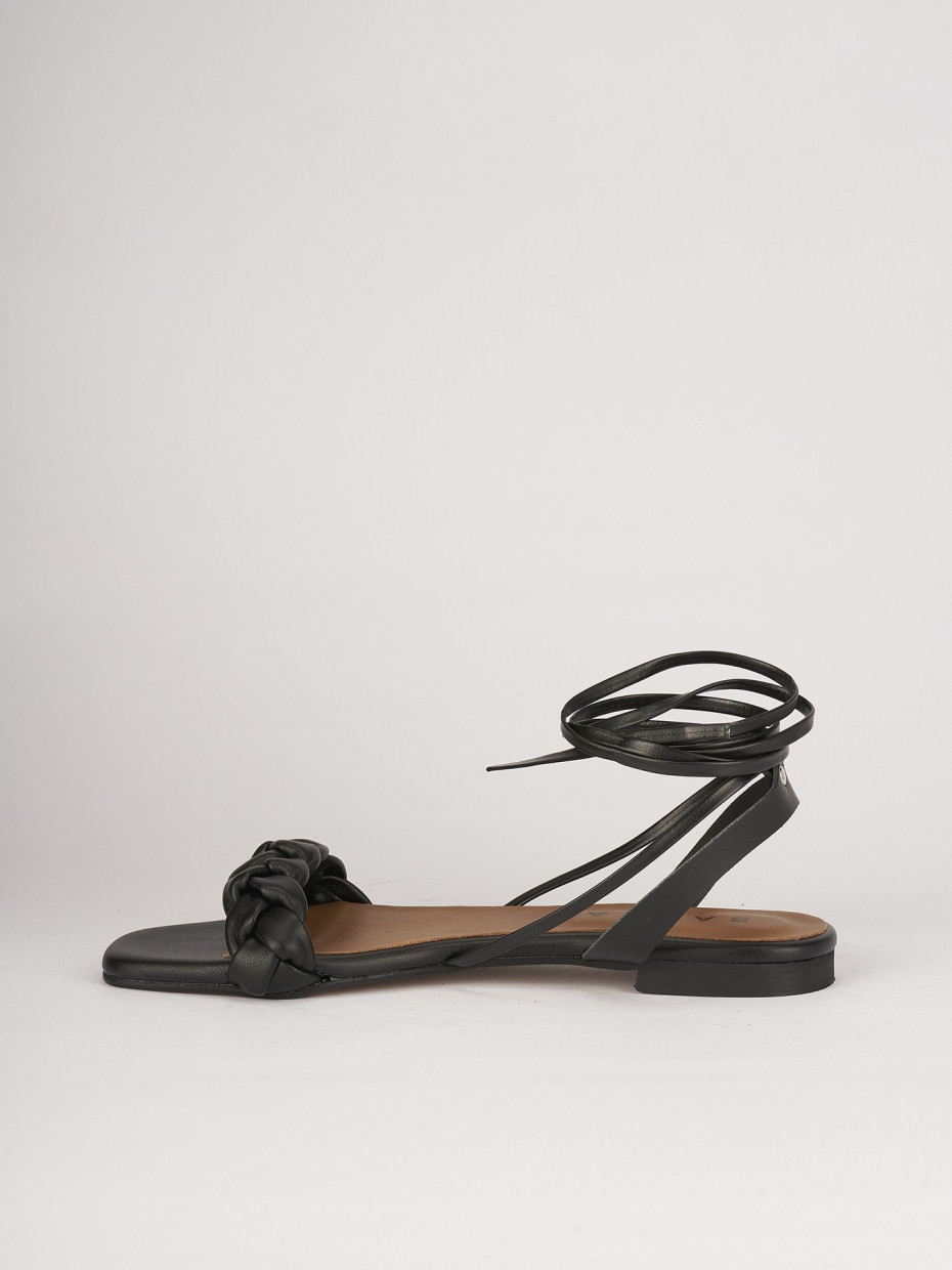 Low heel sandals heel 1 cm black leather