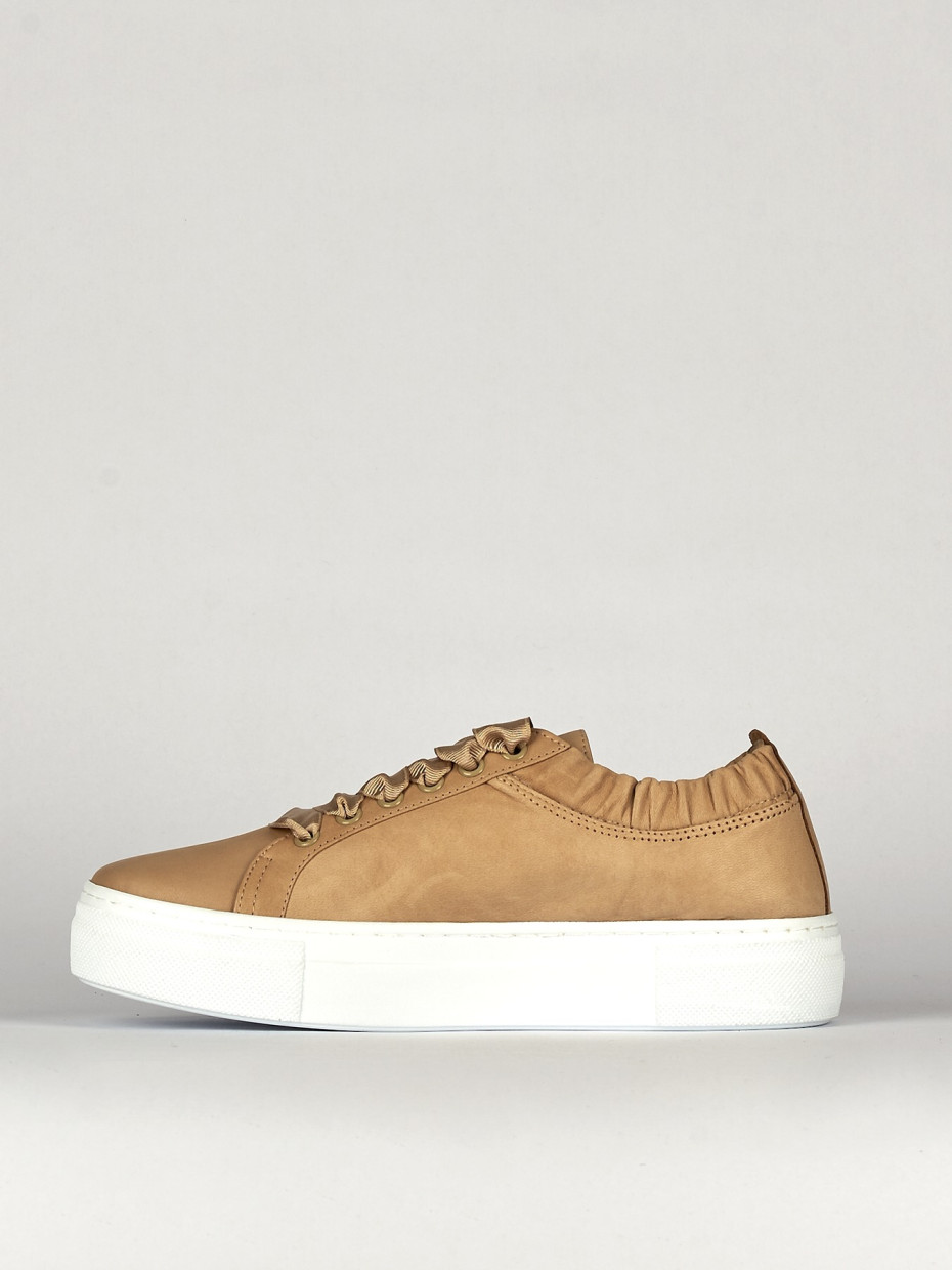 Zapatillas deportivas beis cuero