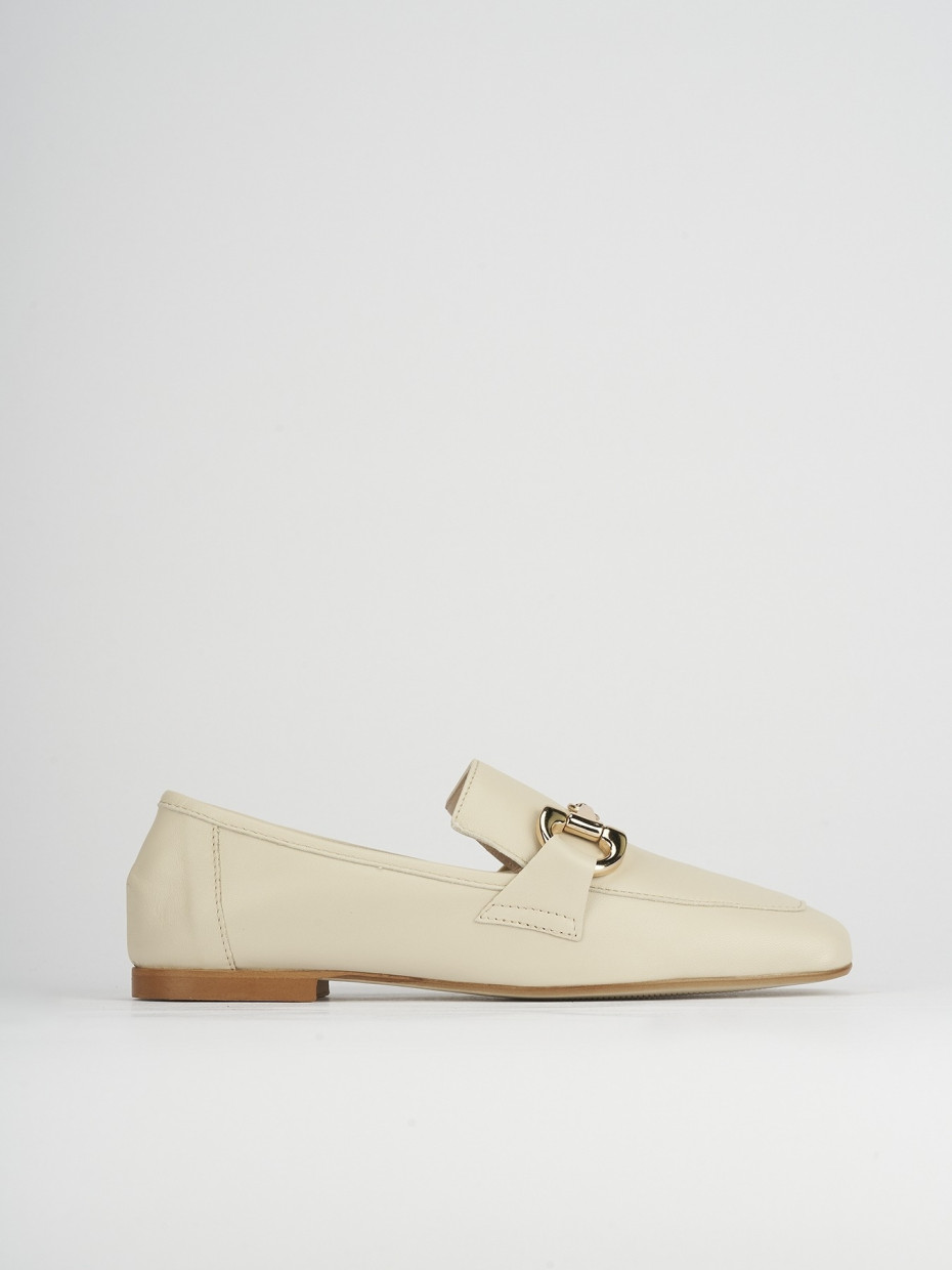 Mocasines tacón 1 cm beis cuero