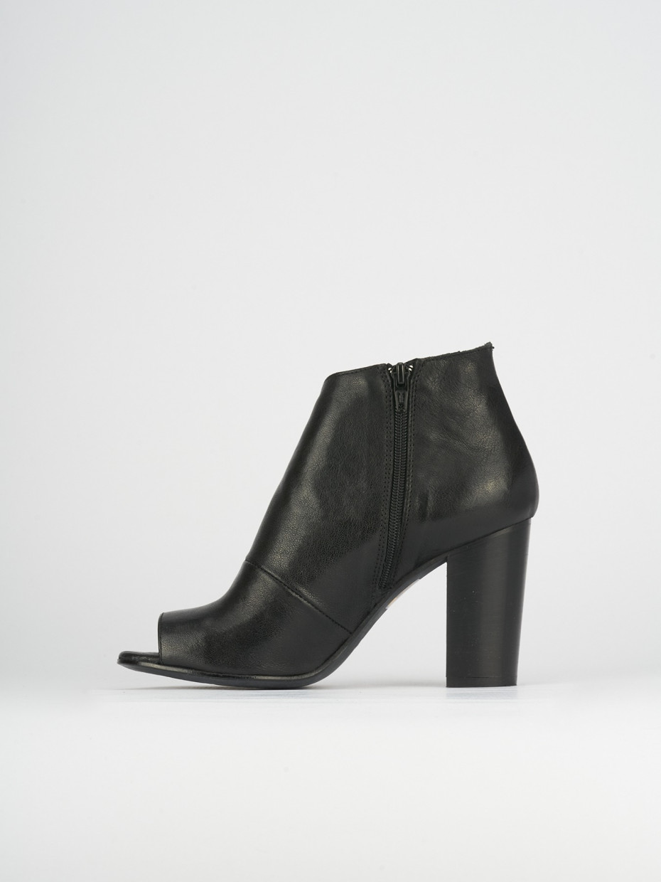 High heel sandals heel 9 cm black leather