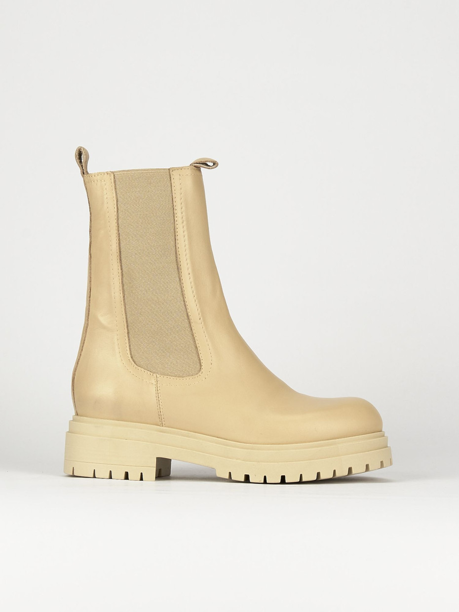 Botines de tacón bajo tacón 1 cm beis cuero