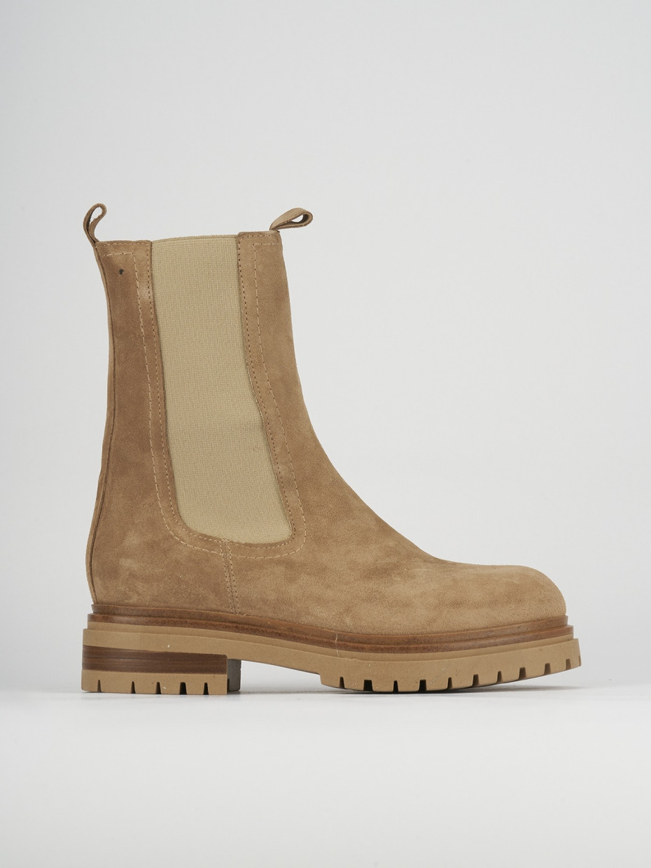 Botines de tacón bajo tacón 1 cm beis ante