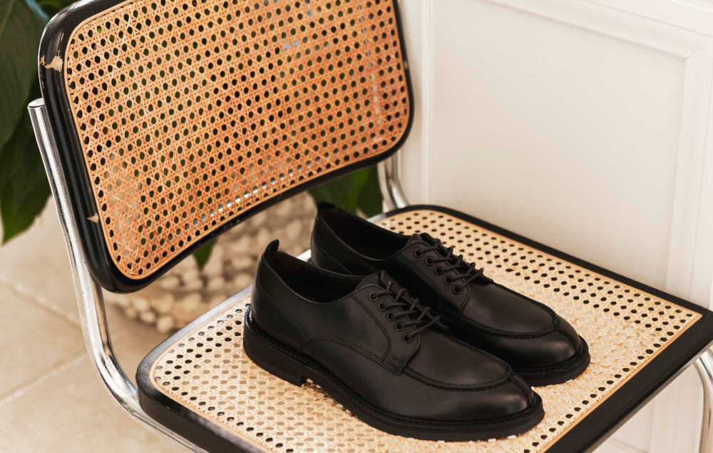 Zapatos de cordones negro cuero