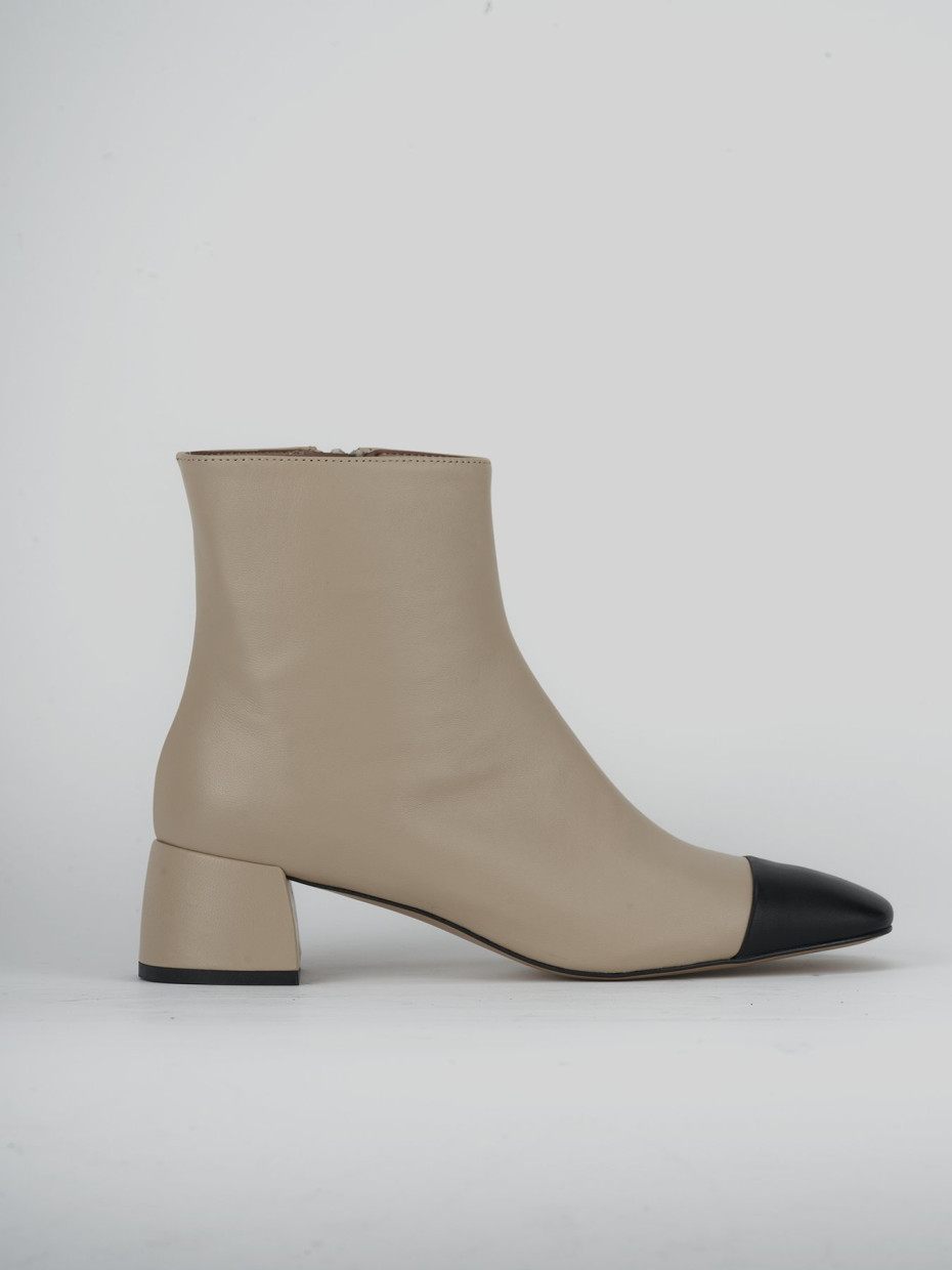Botines de tacón alto tacón 6 cm beis cuero