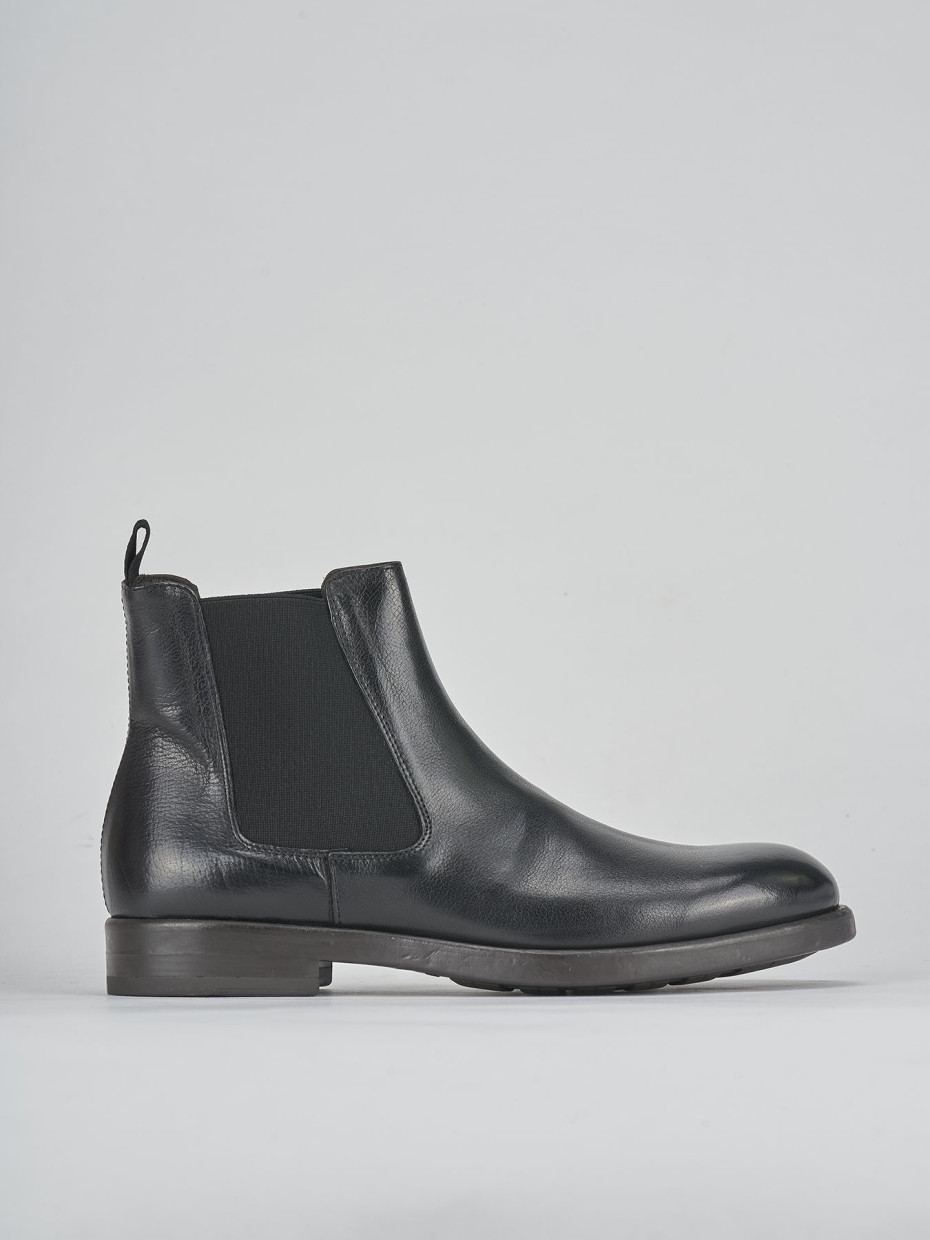 Botines negro cuero