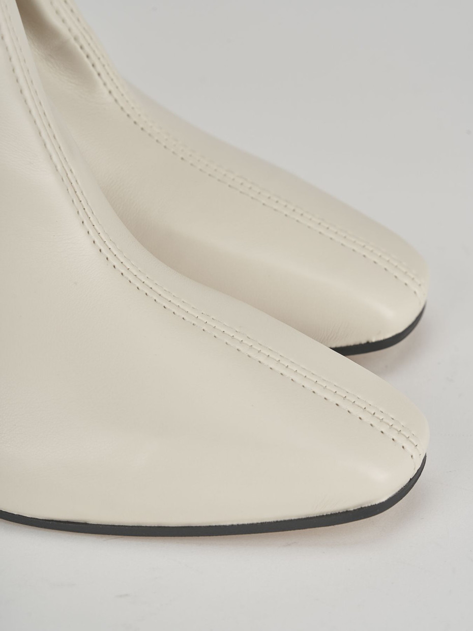 Botines de tacón alto tacón 8 cm beis cuero