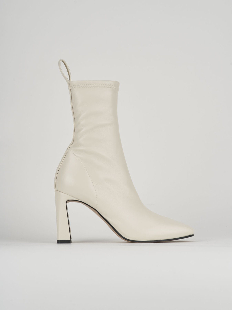 Botines de tacón alto tacón 8 cm beis cuero