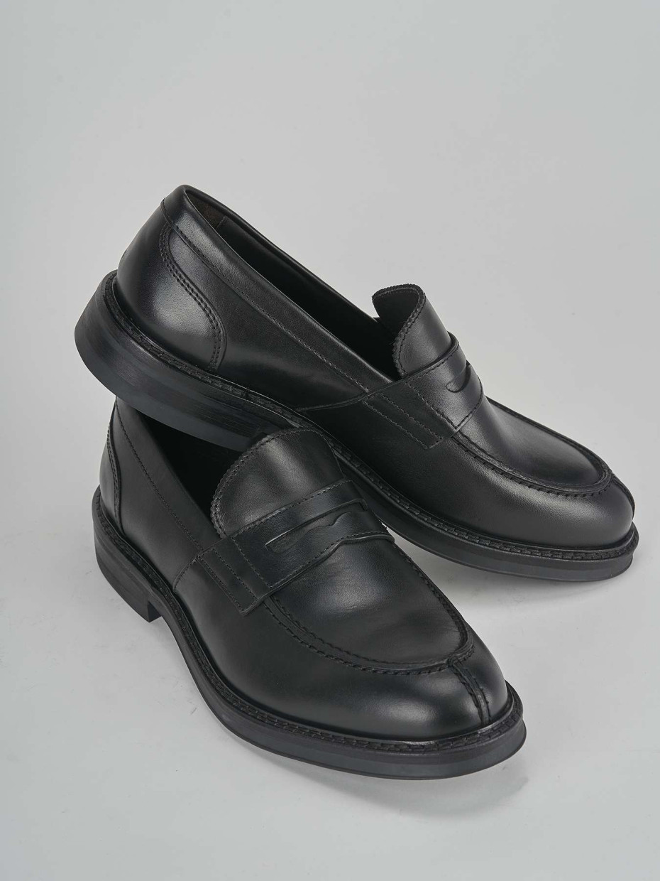 Mocasines negro cuero