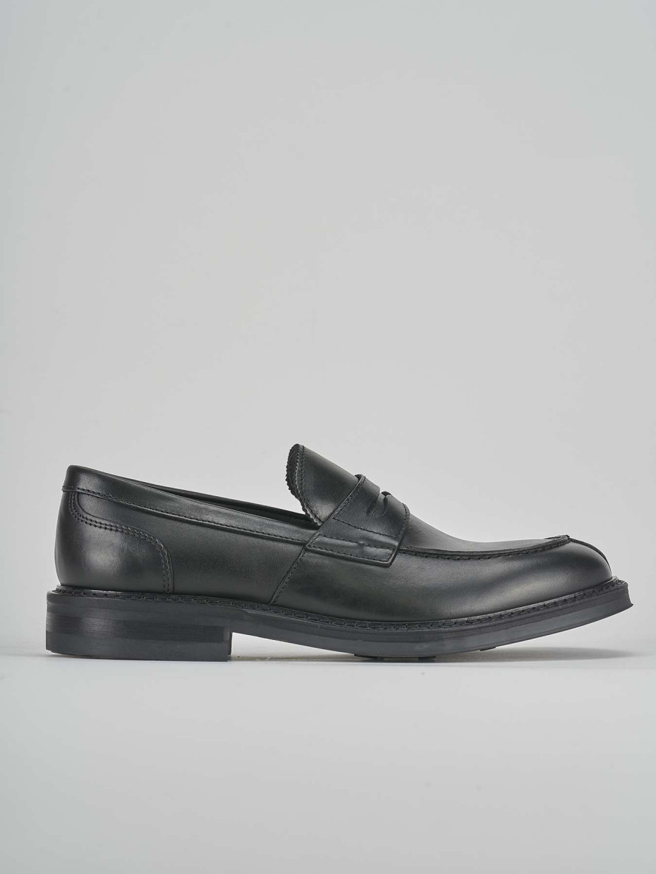 Mocasines negro cuero