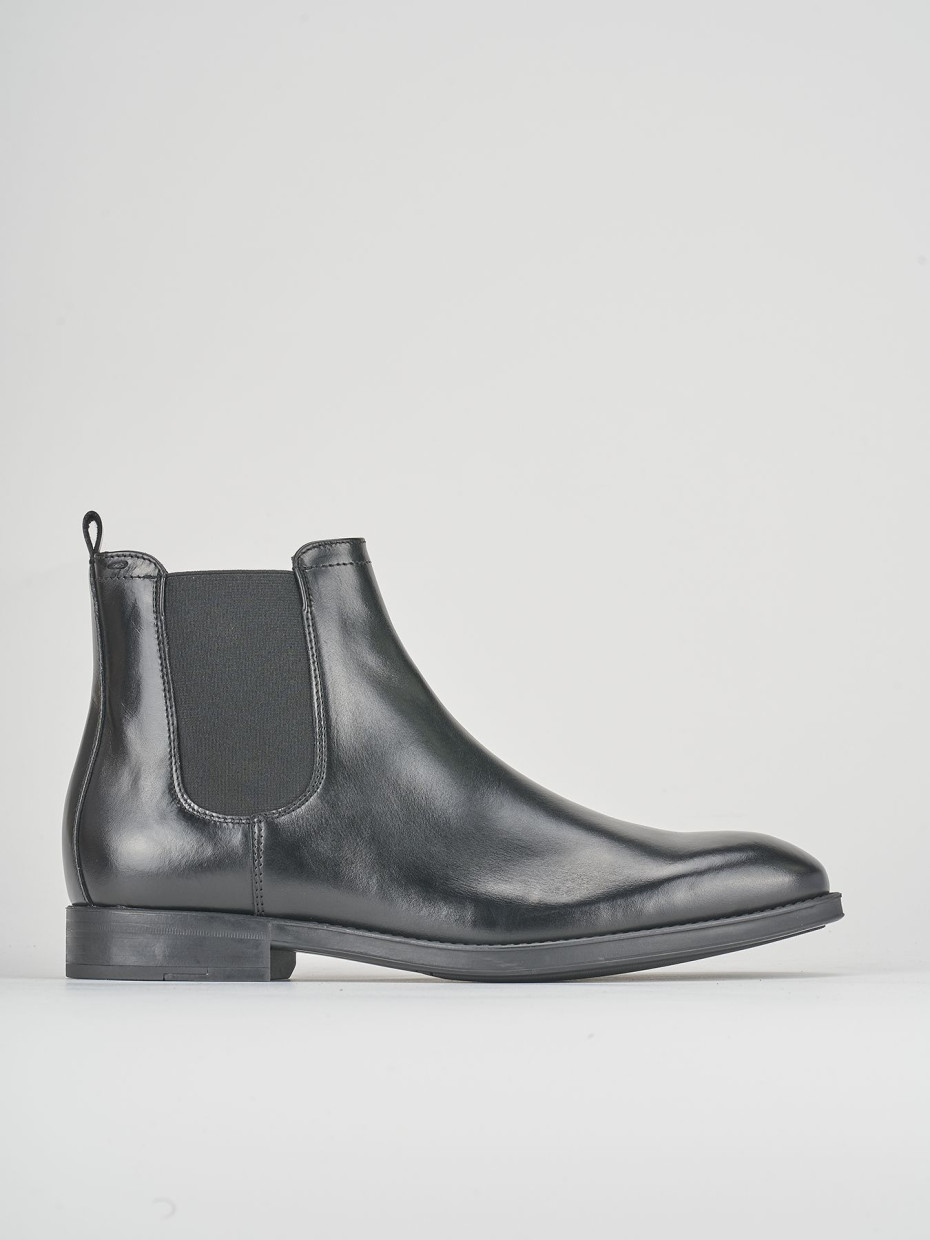 Botines negro cuero