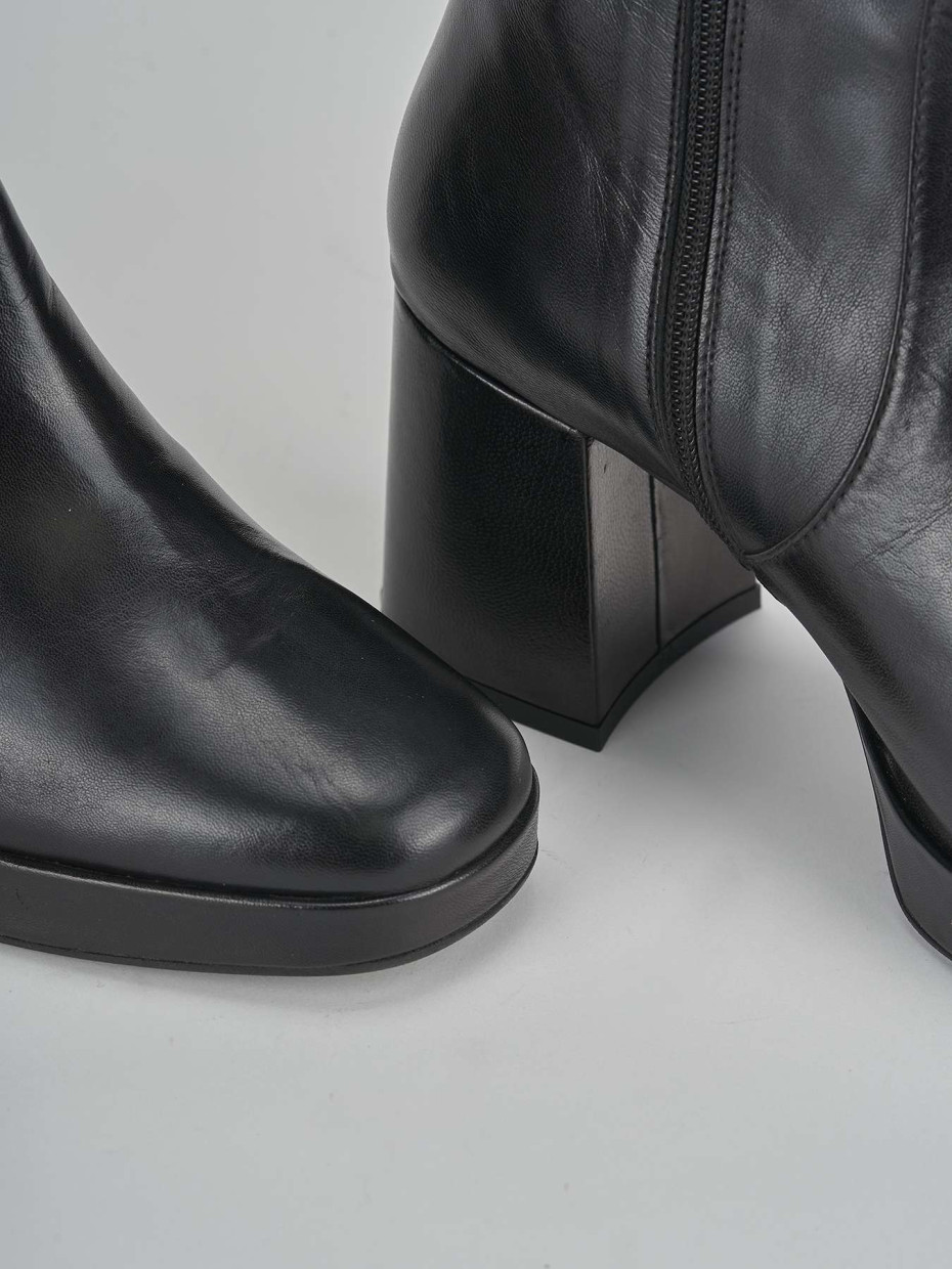 High heel ankle boots heel 6 cm black leather