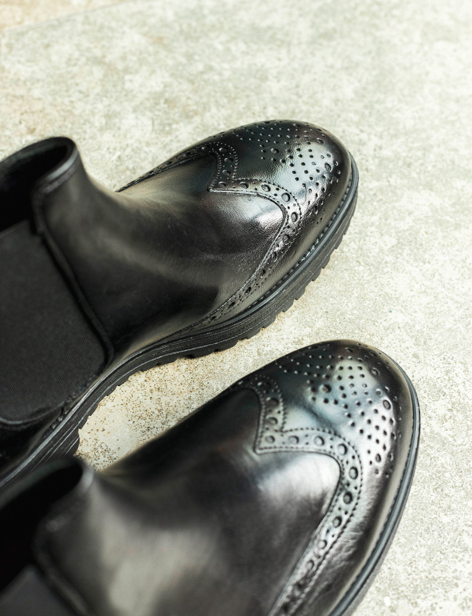 Botines negro cuero