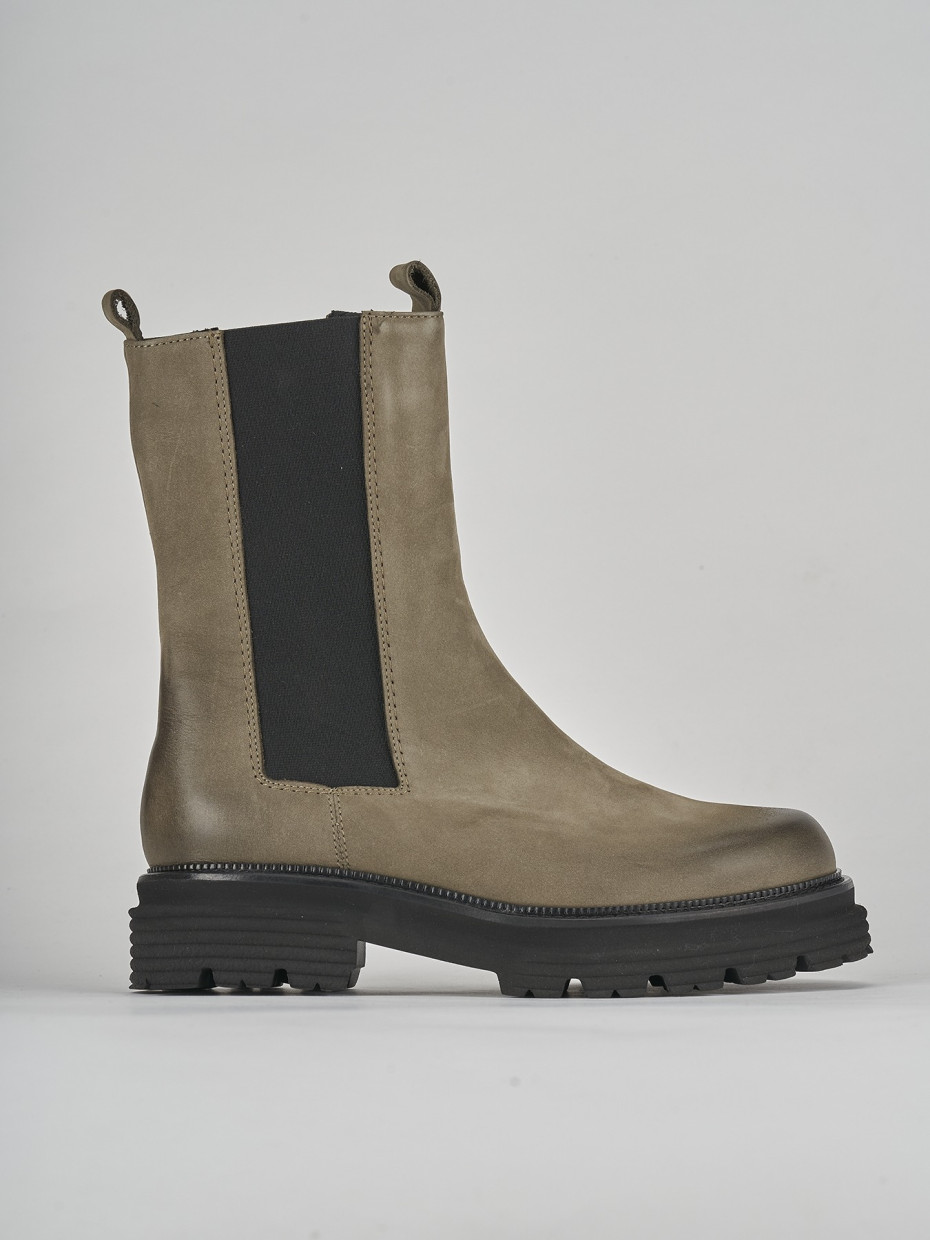 Botines de tacón bajo tacón 2 cm verde nobuk