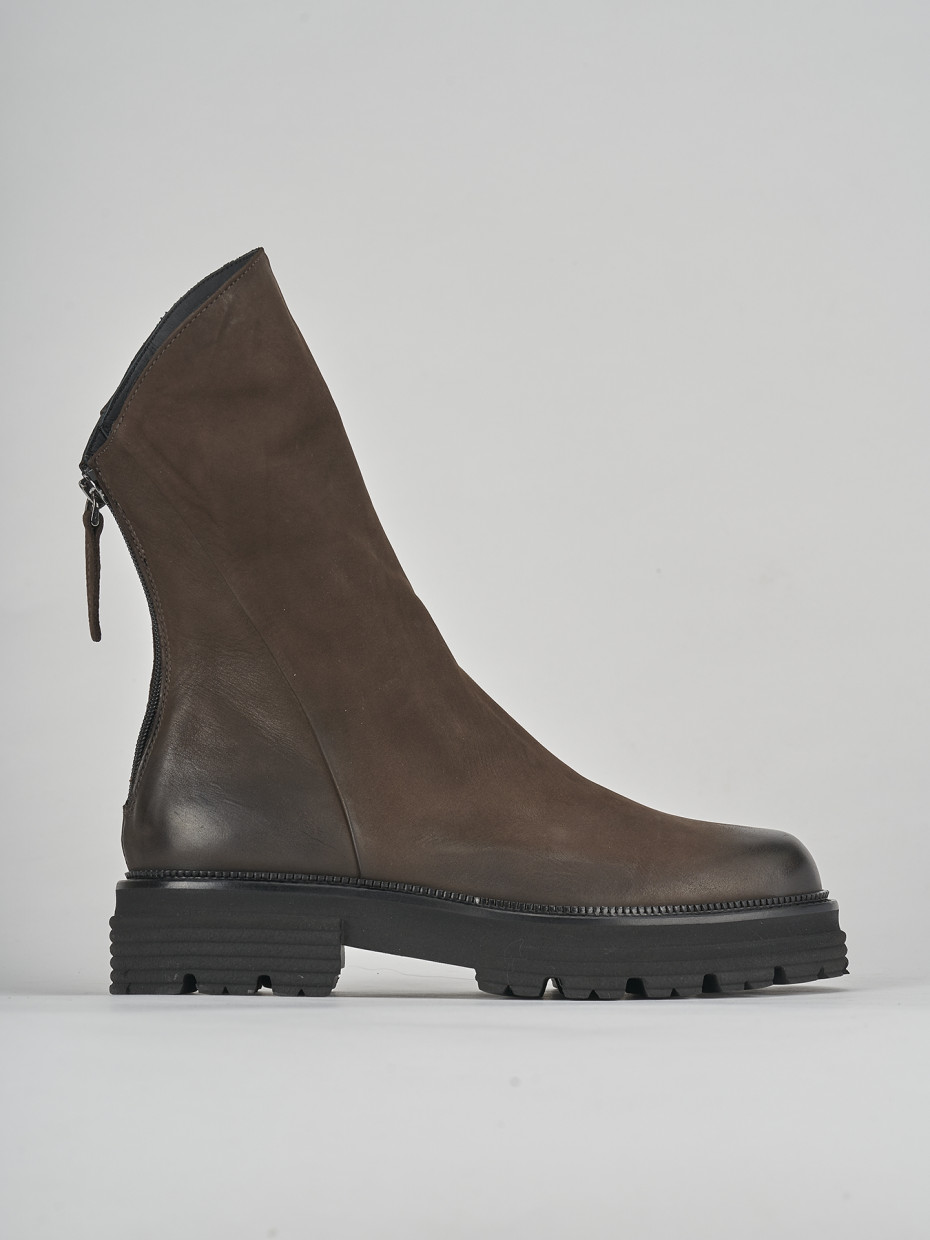 Botines de tacón bajo tacón 2 cm marrón oscuro nobuk