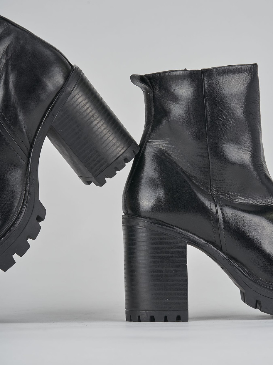 High heel ankle boots heel 7 cm black leather
