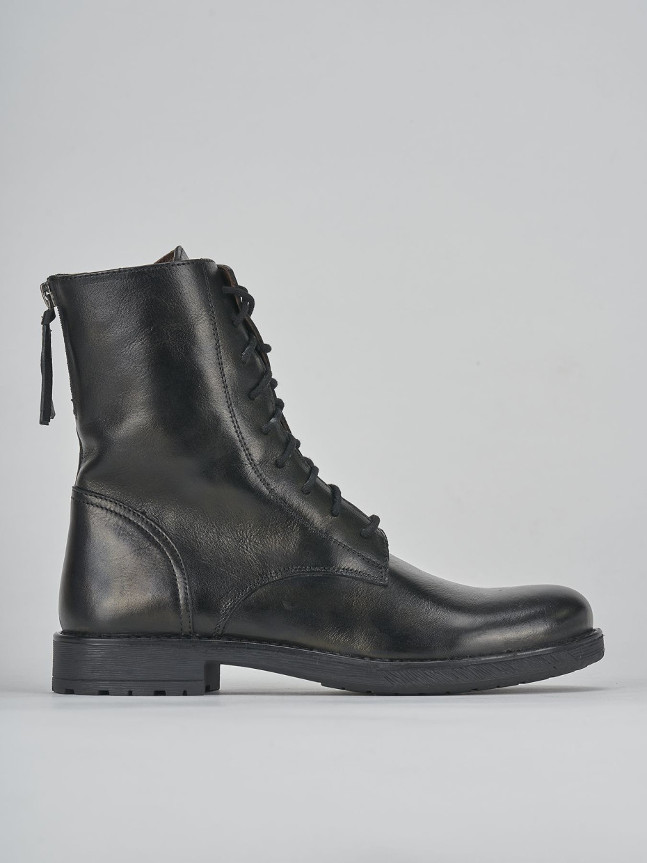 Botas militares tacón 2 cm negro cuero