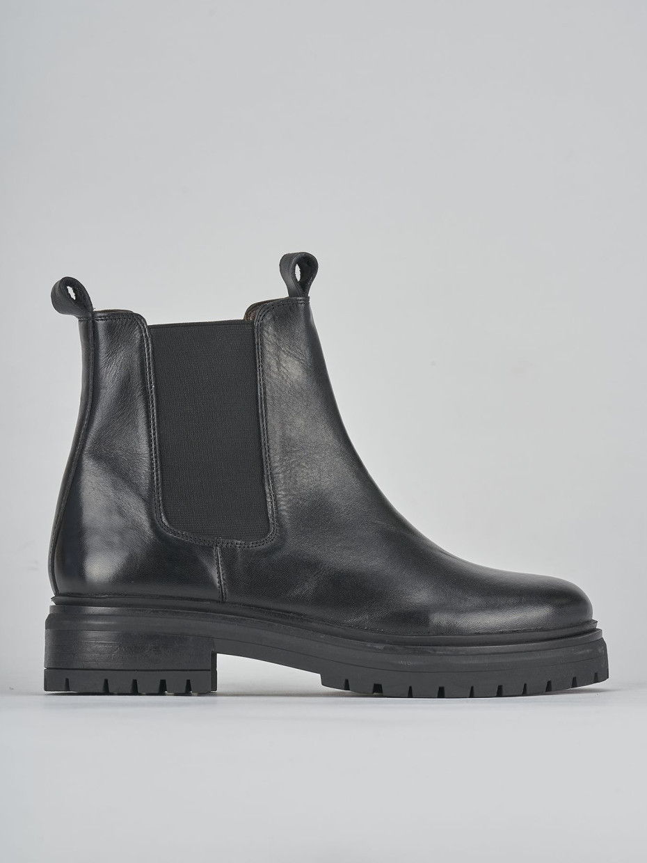 Low heel ankle boots heel 3 cm black leather