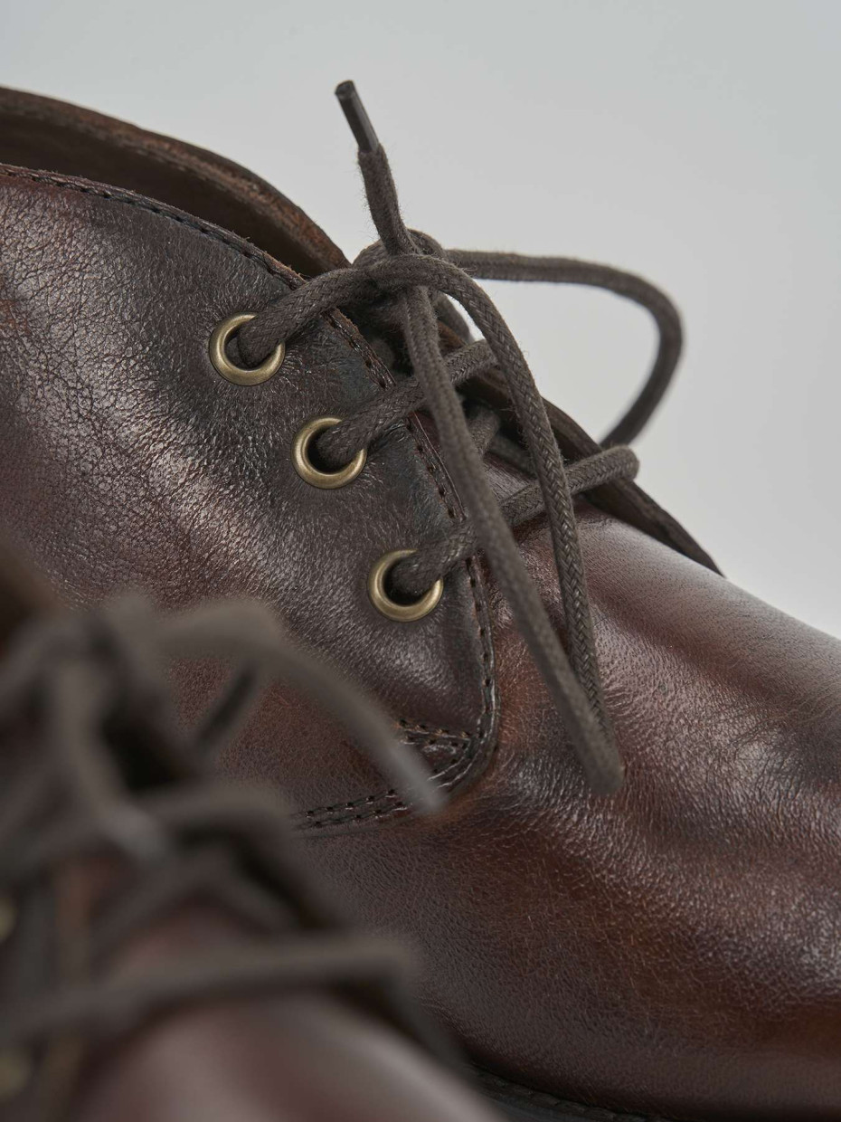 Botas militares marrón cuero