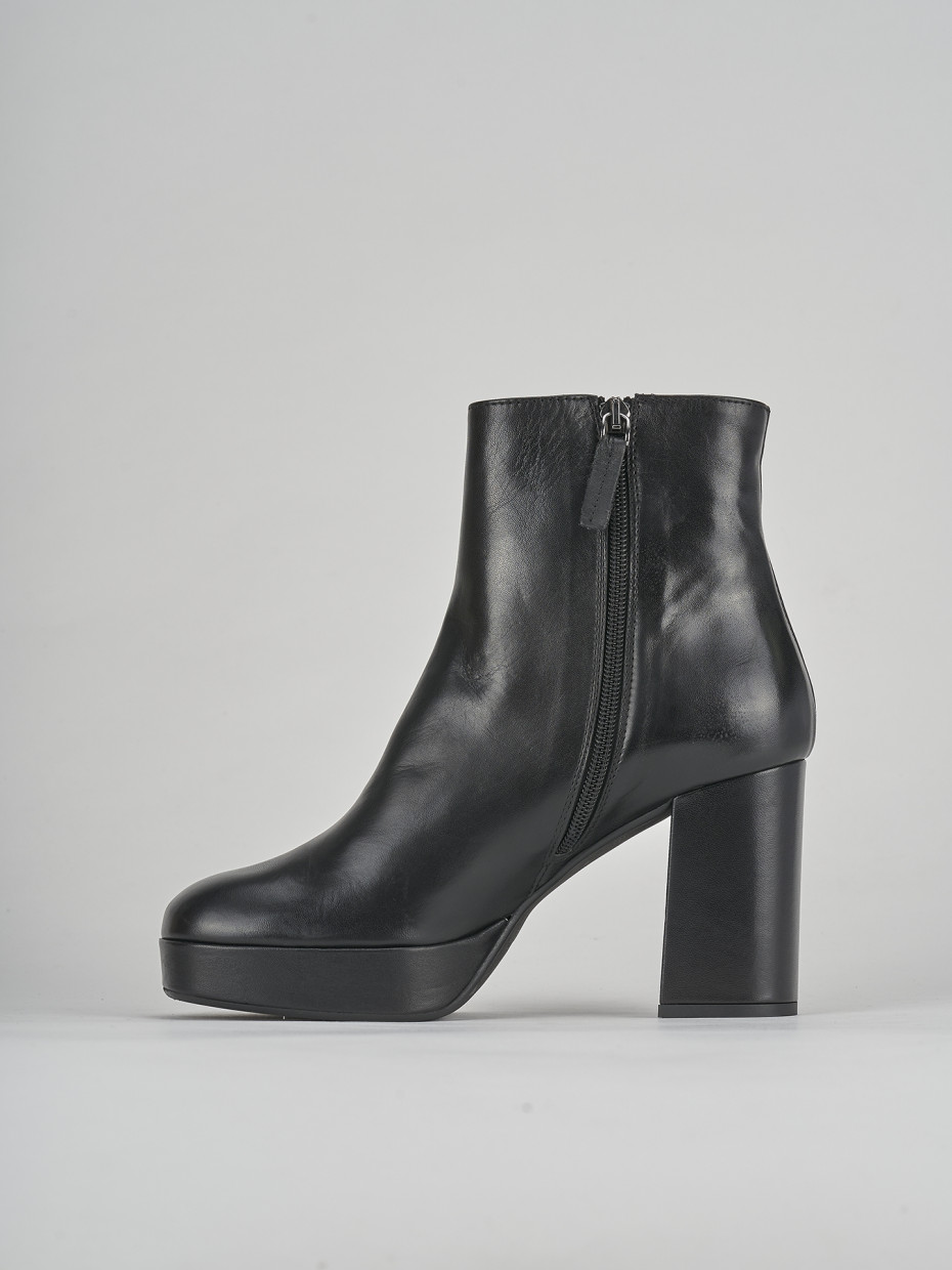 High heel ankle boots heel 7 cm black leather