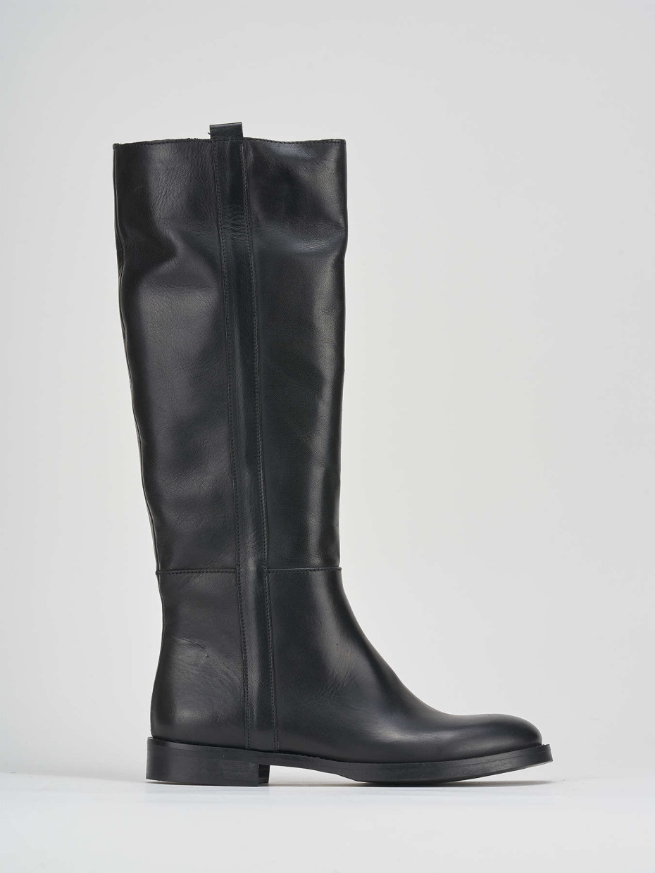 Botas de tacón bajo tacón 2 cm negro cuero