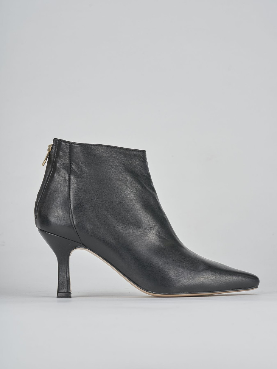 High heel ankle boots heel 7 cm black leather