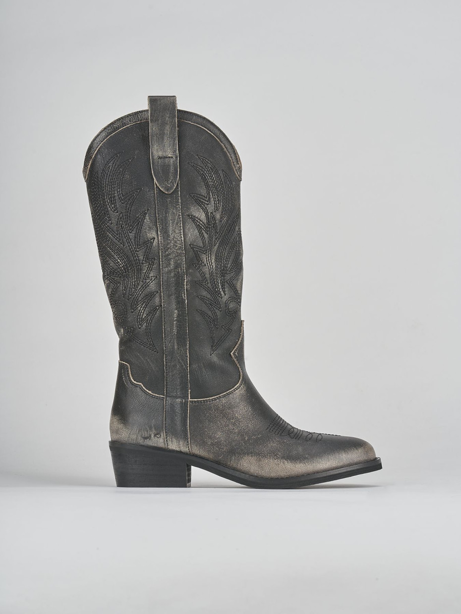 Botas de tacón bajo tacón 4 cm beis cuero