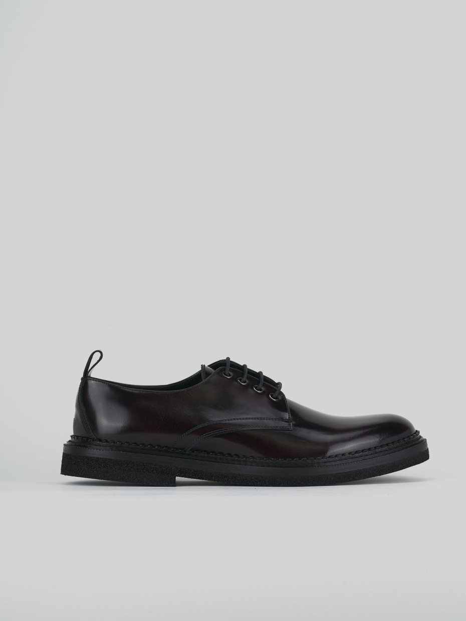 Stringate pelle bordo'