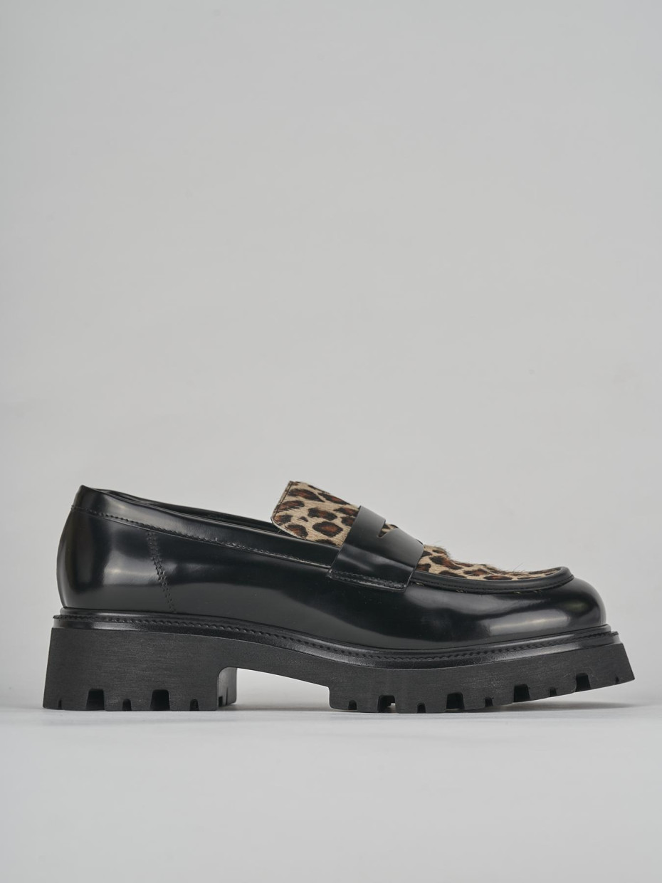 Mocasines tacón 2 cm negro cuero