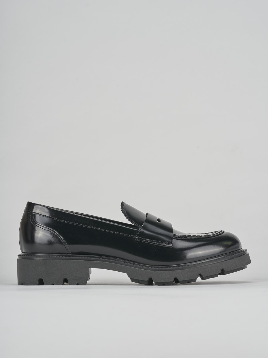 Mocasines tacón 2 cm negro cuero