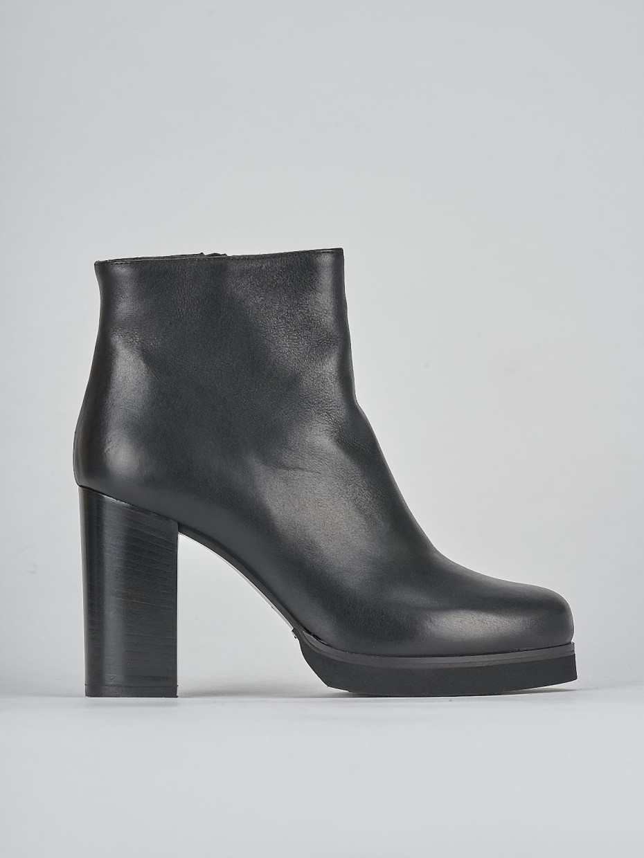 High heel ankle boots heel 8 cm black leather