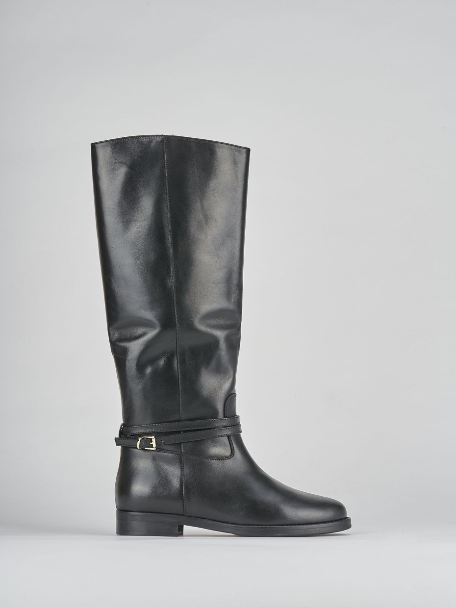 Botas de tacón bajo tacón 2 cm negro cuero