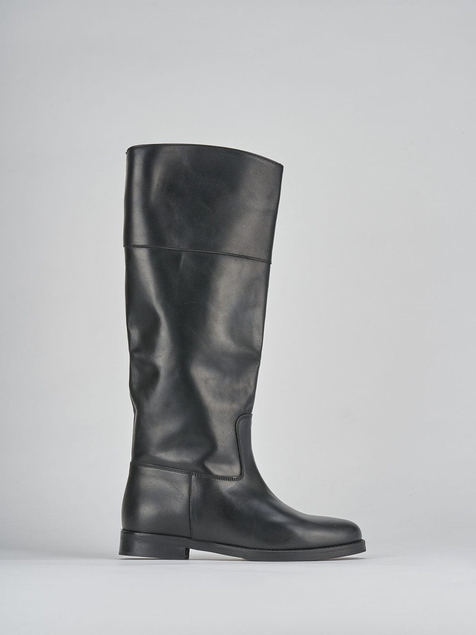 Botas de tacón bajo tacón 2 cm negro cuero