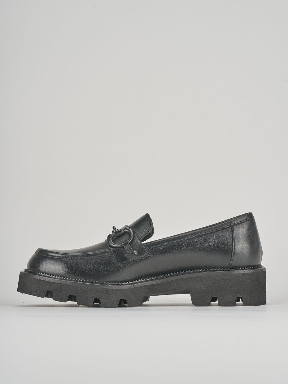 Mocasines tacón 2 cm negro cuero
