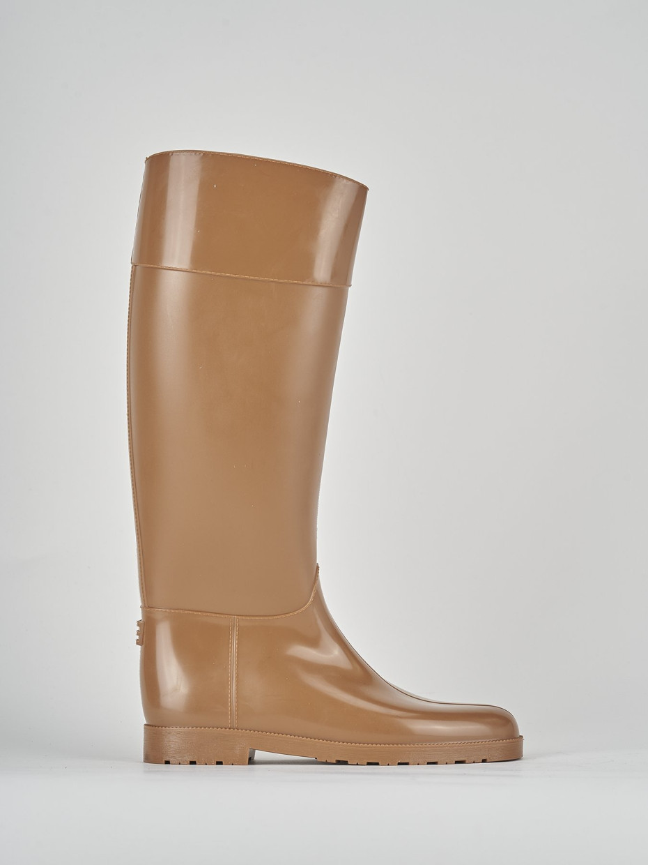 Botas de tacón bajo tacón 2 cm marrón goma
