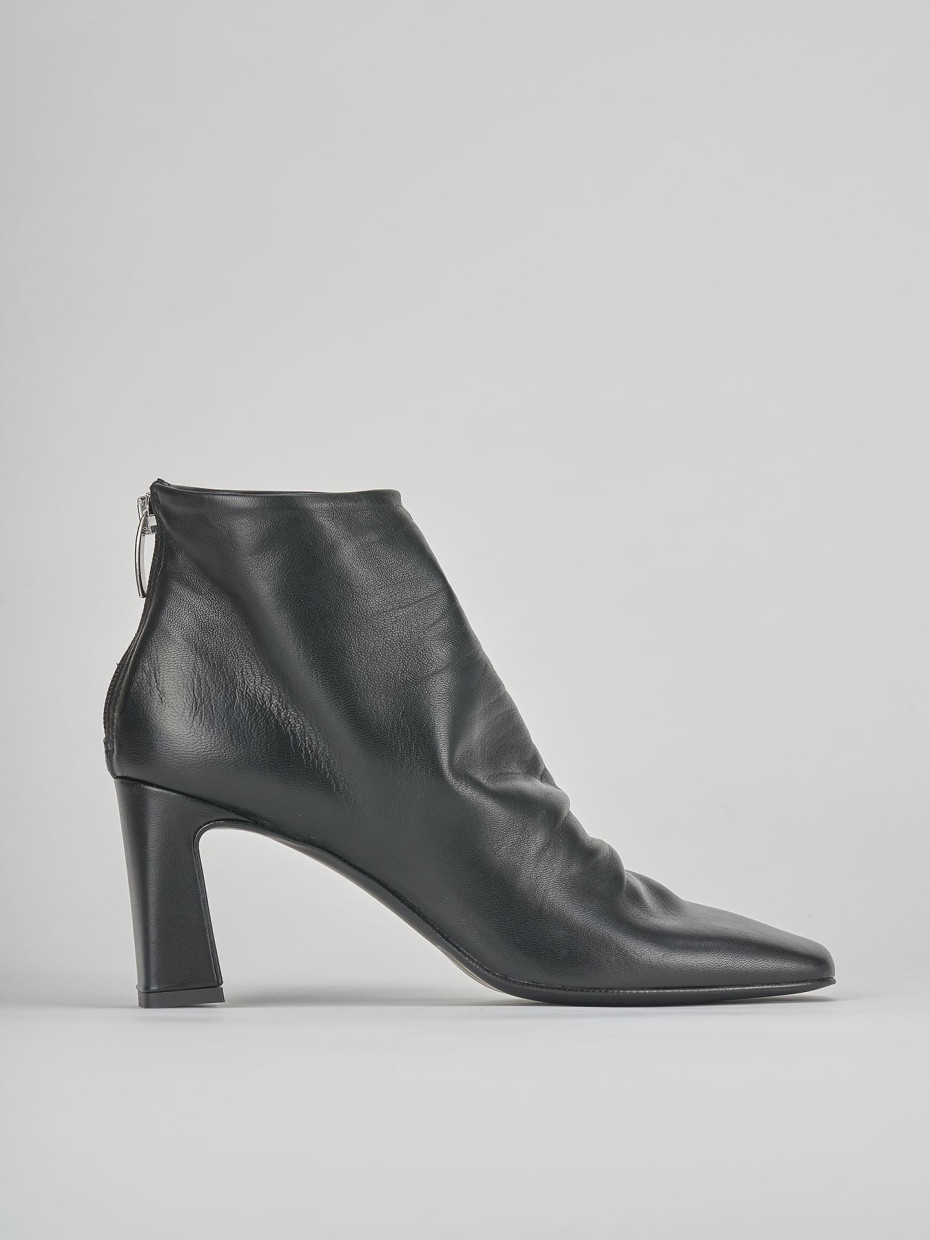 High heel ankle boots heel 7 cm black leather