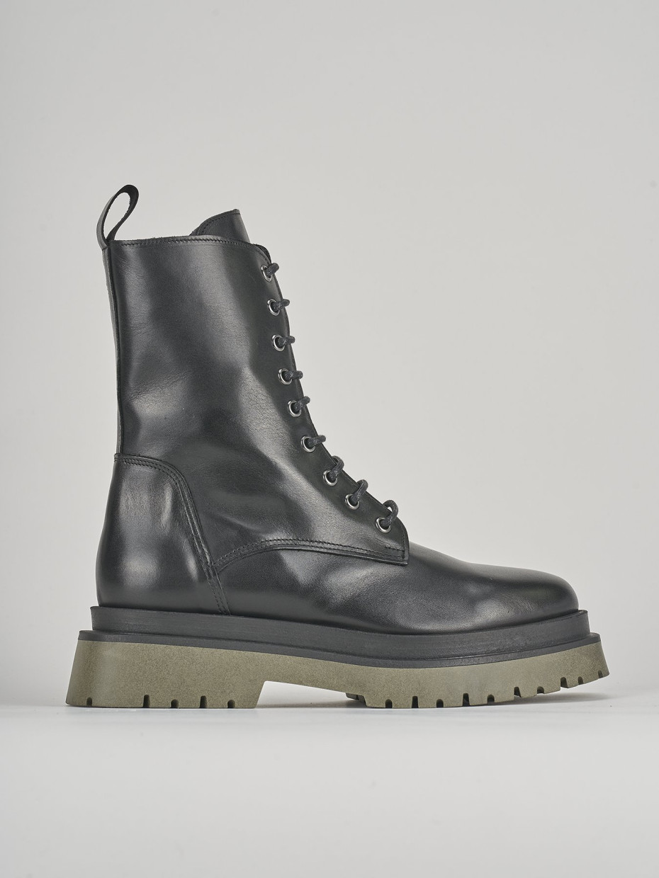 Anfibi tacco 3cm pelle nero