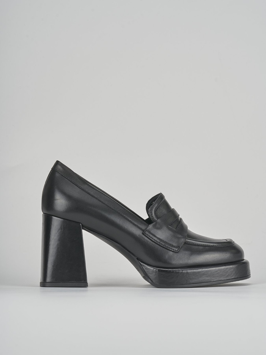 Loafers heel 7 cm black leather
