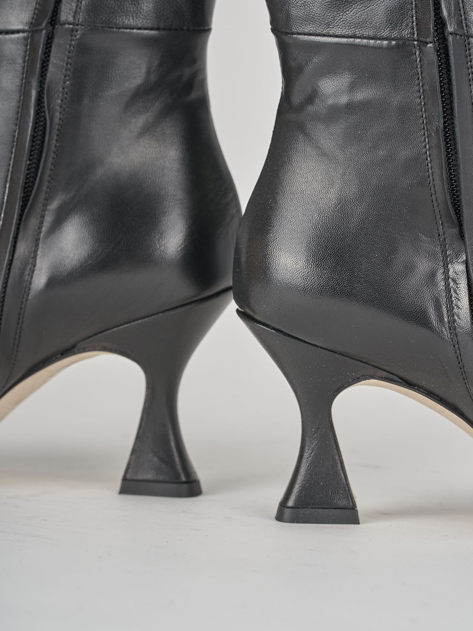 High heel boots heel 7 cm black leather