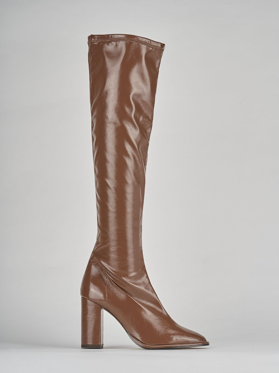 Botas de tacón alto tacón 9 cm marrón oscuro charol
