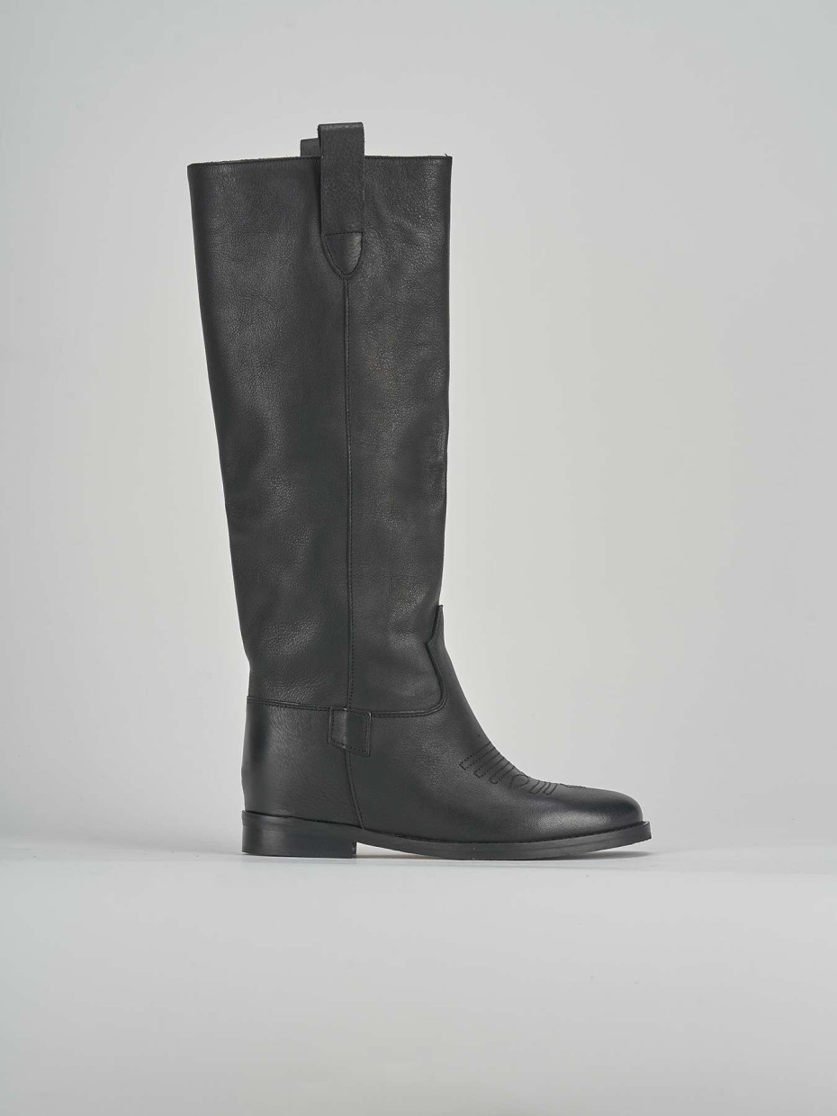 Botas de tacón bajo tacón 2 cm negro cuero