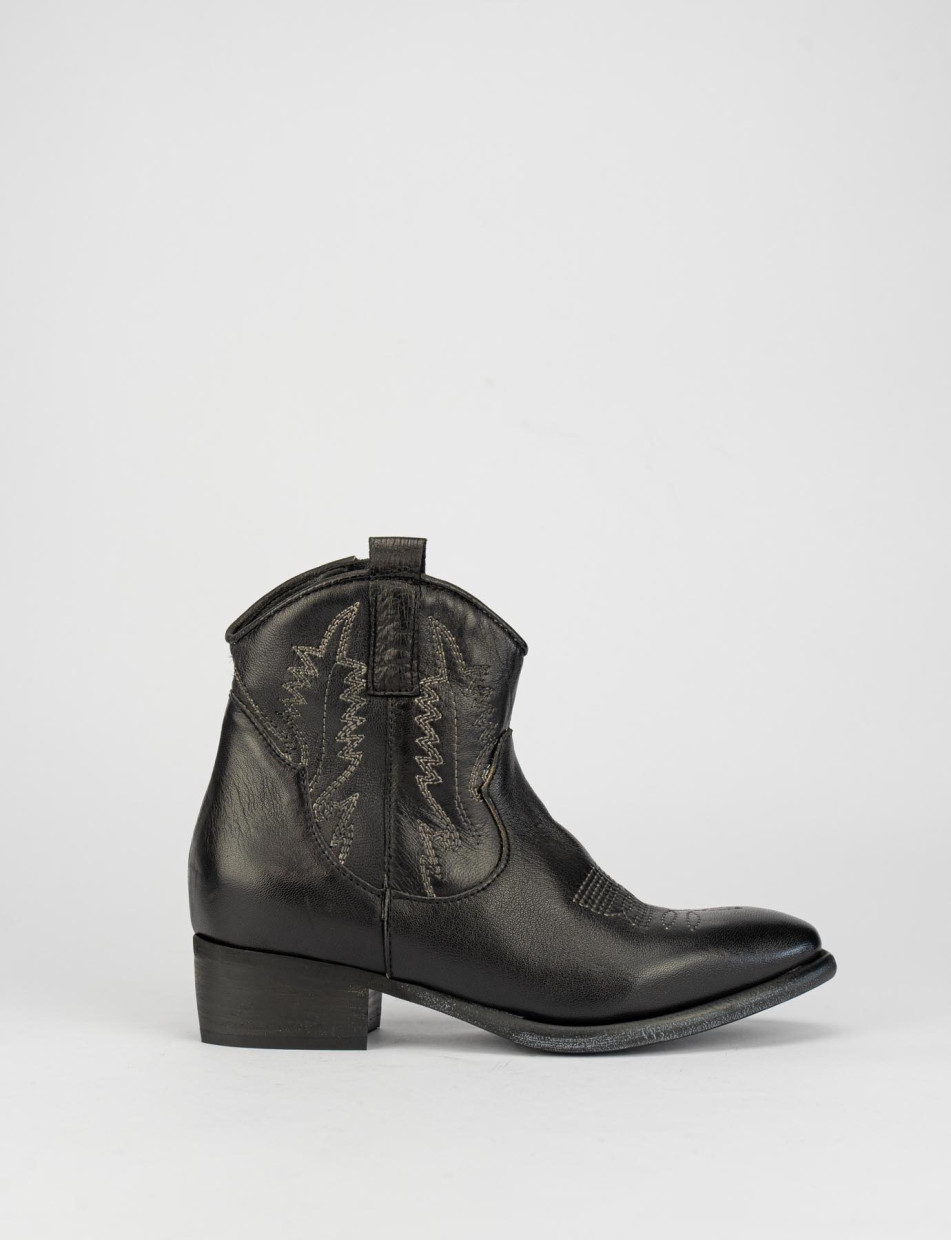 Botines de tacón bajo tacón 3 cm negro cuero