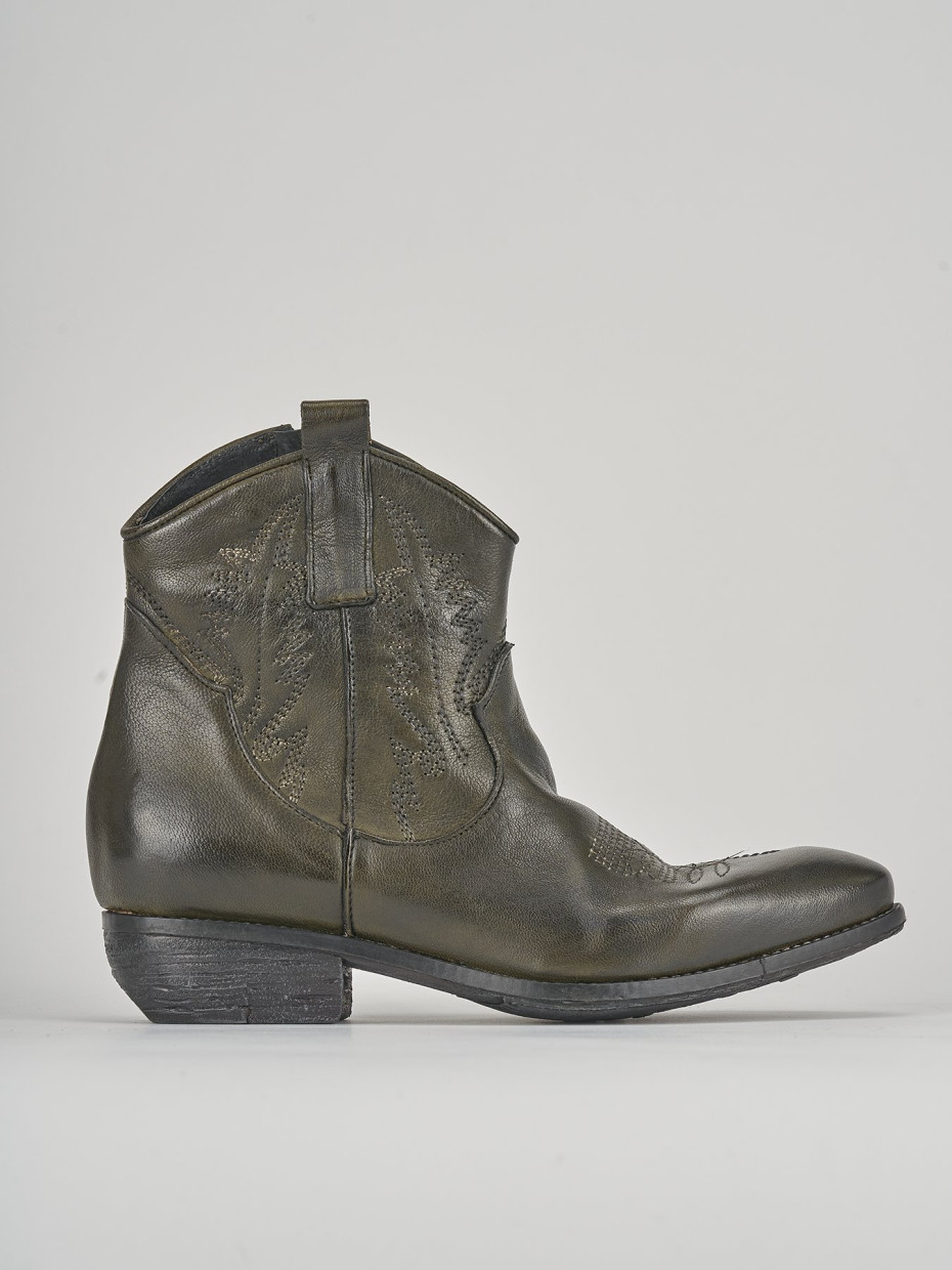 Botines de tacón bajo tacón 2 cm verde cuero