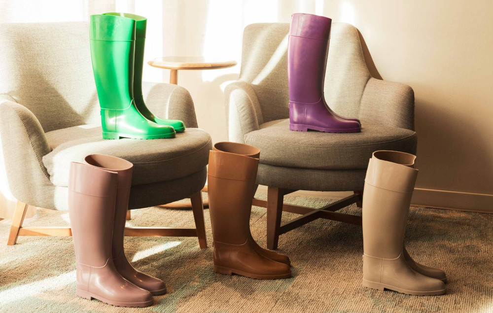 Botas de tacón bajo tacón 2 cm beis goma