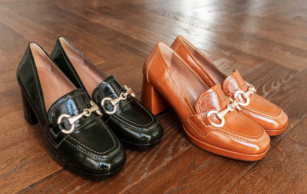 Loafers heel 7 cm green leather
